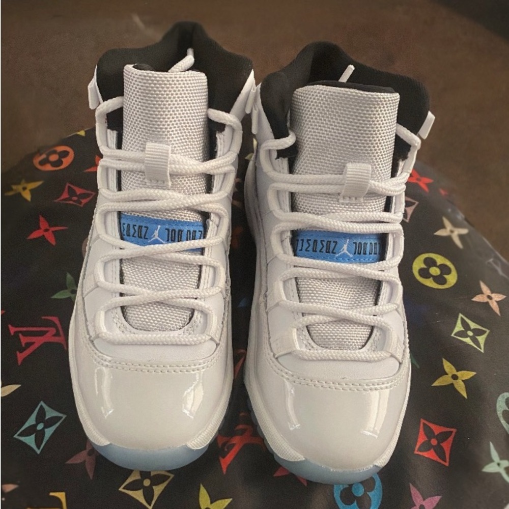 Air Jordan 11 Retro Columbia / Legend Blue (PS) - size 13c